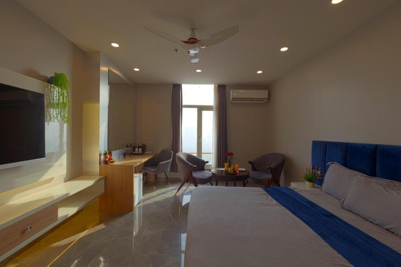 Hotel Bay Laurel Retreat Faridabad Extérieur photo