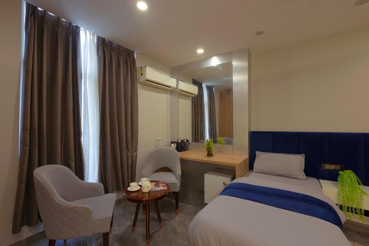 Hotel Bay Laurel Retreat Faridabad Extérieur photo
