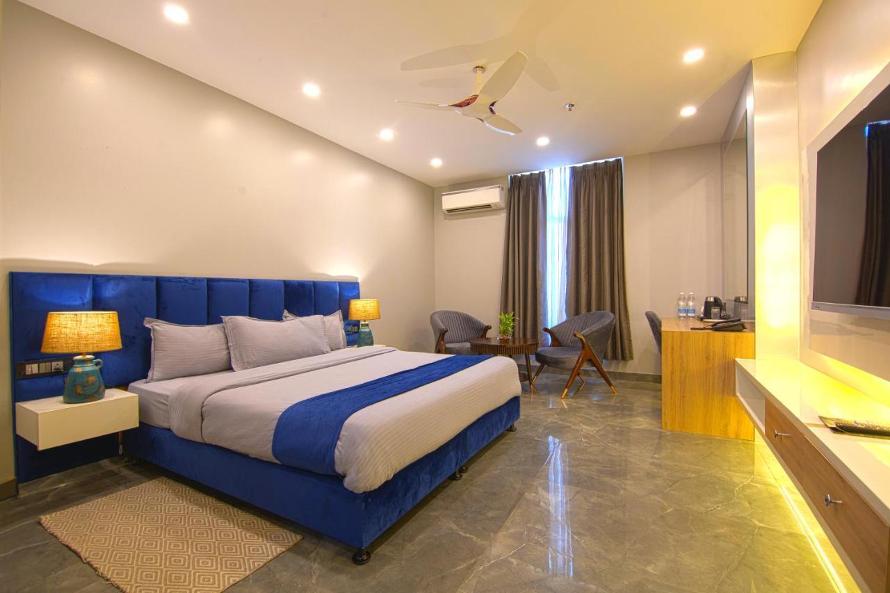 Hotel Bay Laurel Retreat Faridabad Extérieur photo